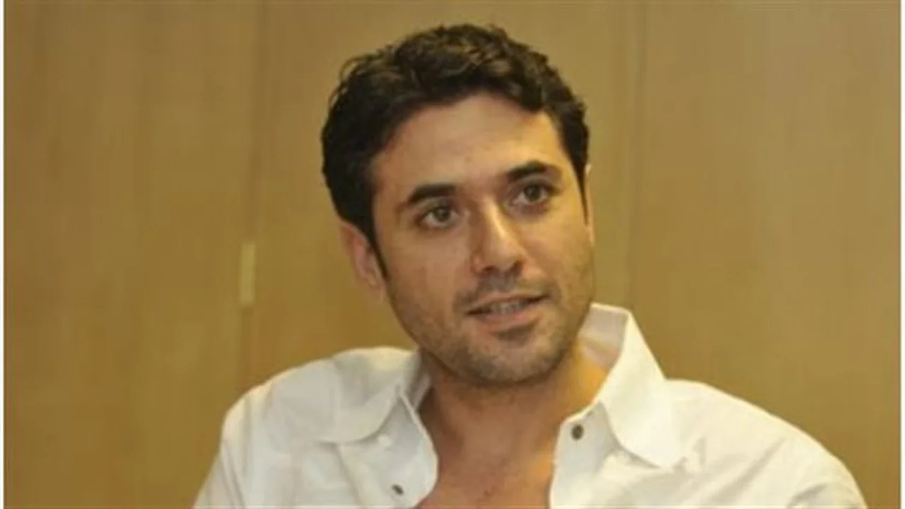 صعود لافت.. أحمد عز يكتسح شباك التذاكر بأدوار سينمائية غير مسبوقة